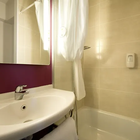 Lyon Hotel 2*